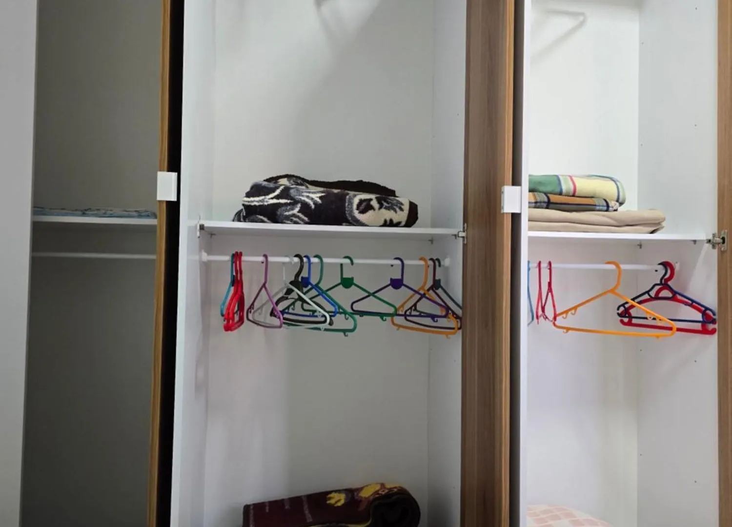 Modern , Quiet , Family Friendly & Fully Furnished Apartment Vlorë